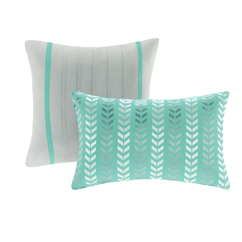 JLA Comforter "Nadia Comforter Set" by Intelligent Design: Full/Queen Aqua Microfiber Comforter with Chevron Print - 90x90