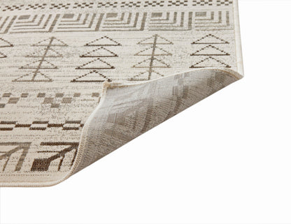 T & J Home Trends AmbIvory, Brown, and Natural Area Rug 5x8