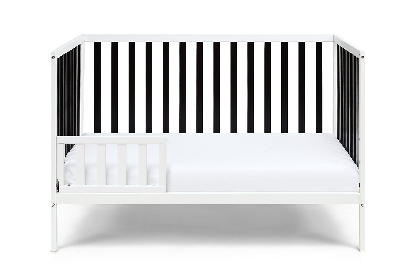 T & J Home Trends Deux Remi Island Crib White/Black